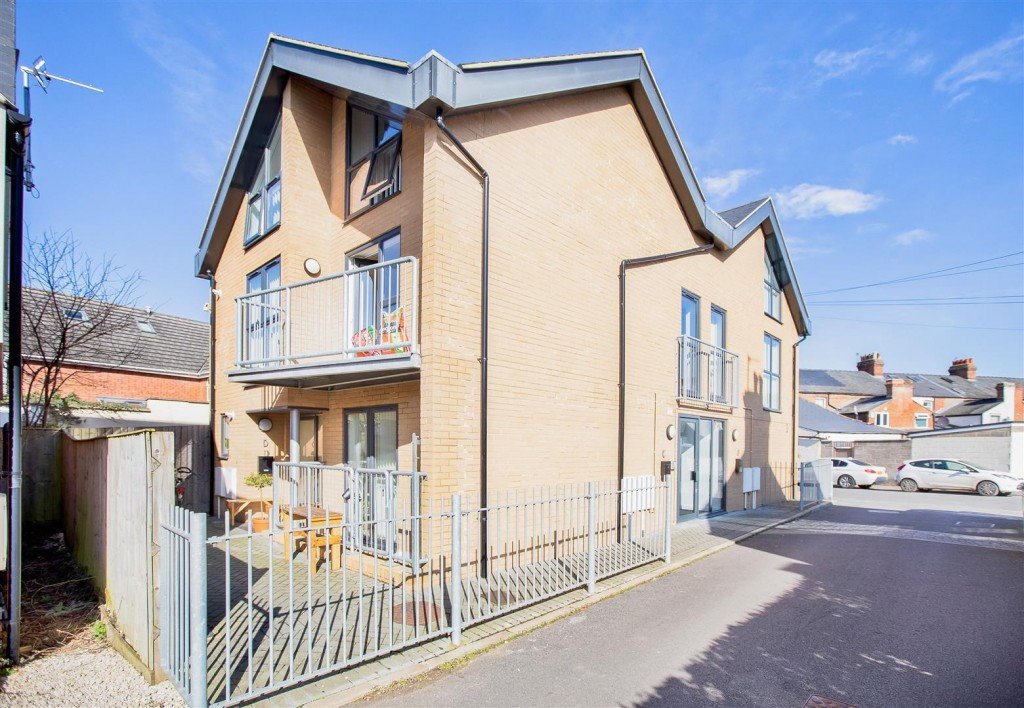 Images for Temple Mews, 6 Temple Road, Temple Cowley. EAID:BUTLSHEWESTAPI BID:11