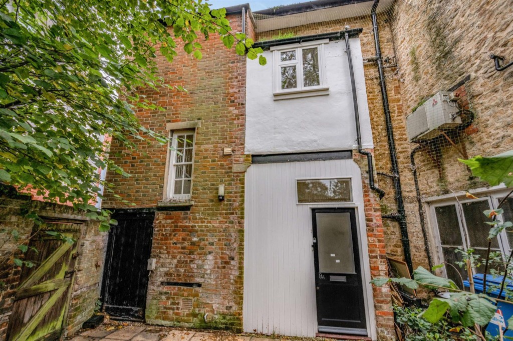 Images for Cornmarket, Faringdon, Oxfordshire EAID:BUTLSHEWESTAPI BID:11