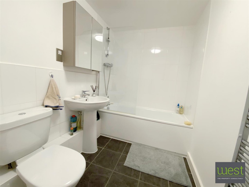 Images for Spire View, 120 Crescent Road, Cowley EAID:BUTLSHEWESTAPI BID:11