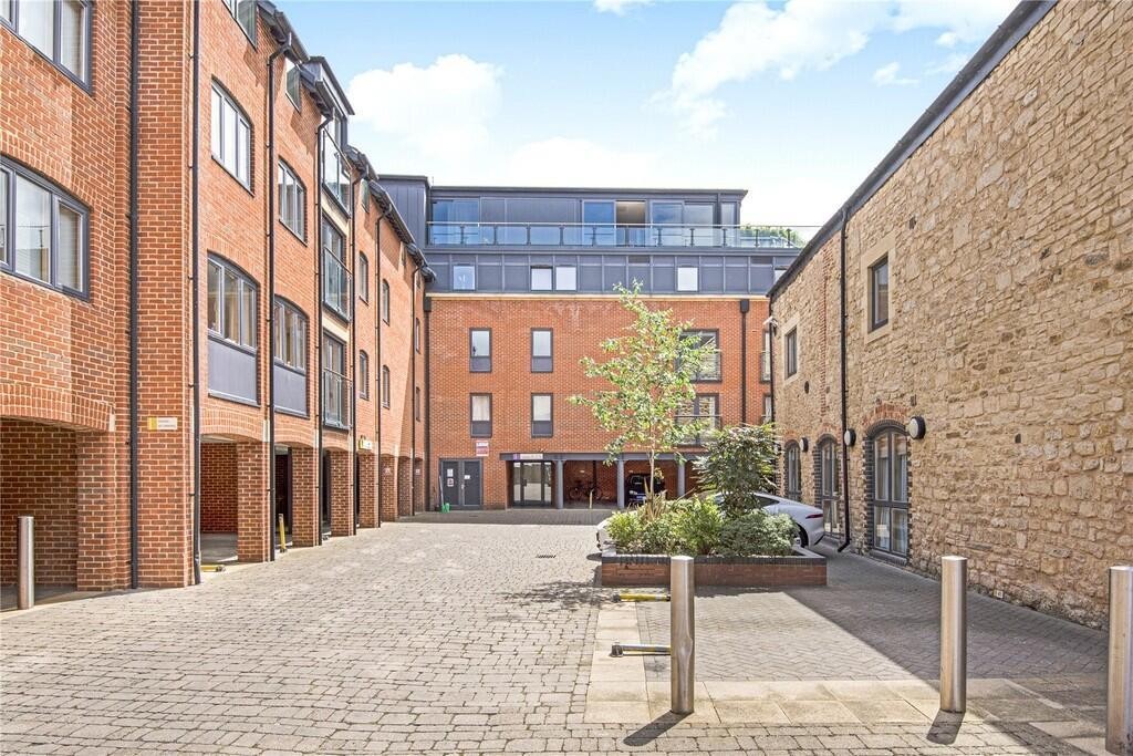 Images for The Lion Brewery, St Thomas Street, Oxford EAID:BUTLSHEWESTAPI BID:11