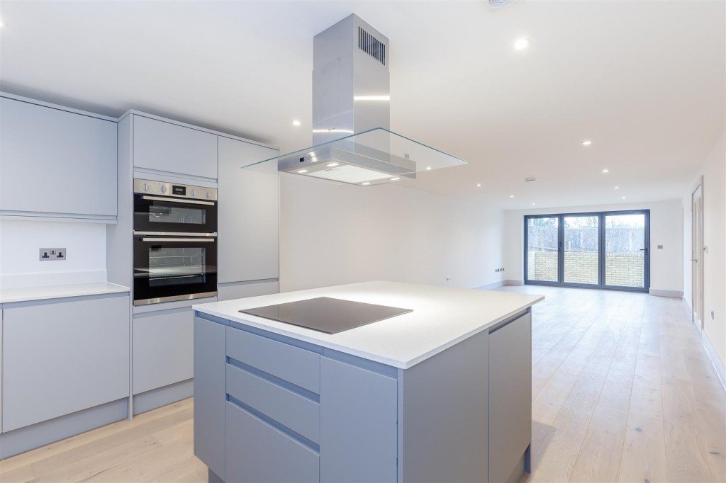 Images for Eaton Court, 86 Cumnor Hill EAID:BUTLSHEWESTAPI BID:11
