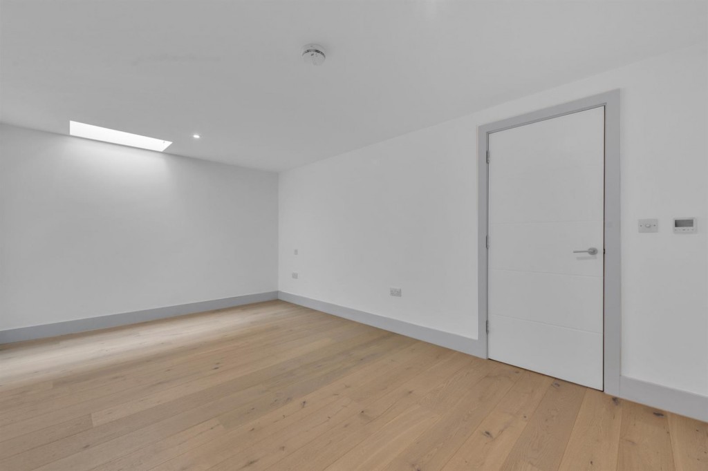Images for Eaton Court, 86 Cumnor Hill EAID:BUTLSHEWESTAPI BID:11