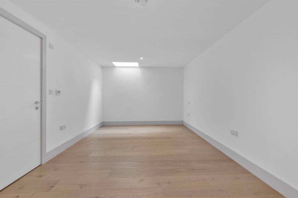 Images for Eaton Court, 86 Cumnor Hill EAID:BUTLSHEWESTAPI BID:11