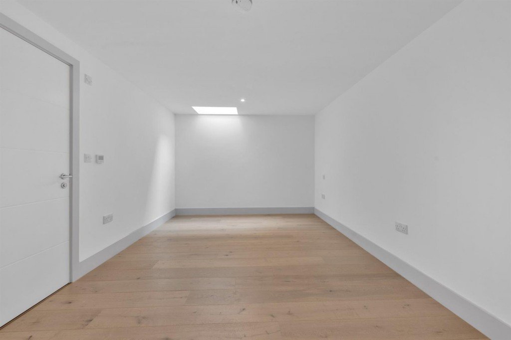 Images for Eaton Court, 86 Cumnor Hill EAID:BUTLSHEWESTAPI BID:11