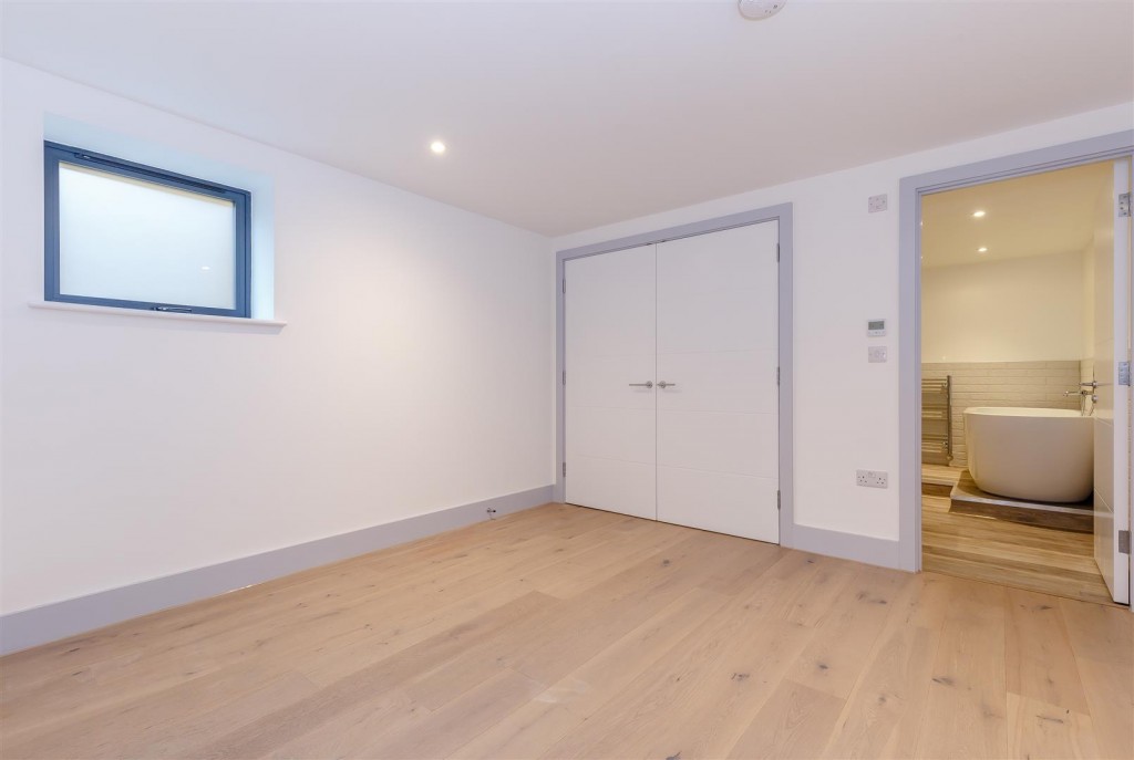 Images for Apartment 4 Eaton Court, 86 Cumnor Hill, Oxford EAID:BUTLSHEWESTAPI BID:11