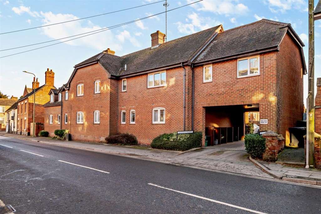 Images for Lloyd Court, Portway EAID:BUTLSHEWESTAPI BID:11