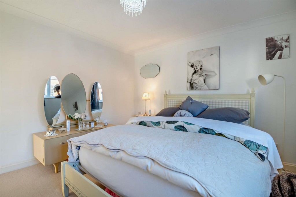 Images for Lloyd Court, Portway EAID:BUTLSHEWESTAPI BID:11