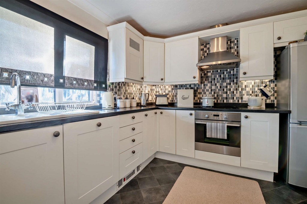 Images for Lloyd Court, Portway EAID:BUTLSHEWESTAPI BID:11