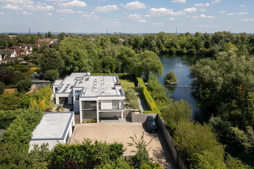 Images for Sutton Courtenay, Nr.Abingdon on Thames EAID:BUTLSHEWESTAPI BID:1