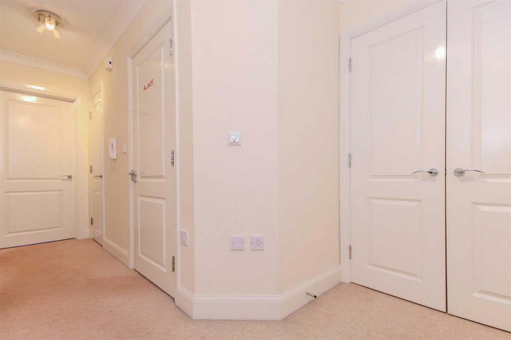 Images for White Horse House, Wolage Drive, Wantage EAID:BUTLSHEWESTAPI BID:11