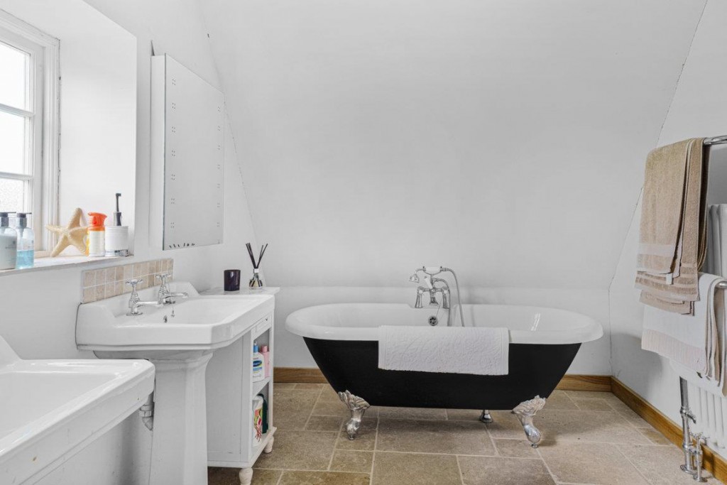 Images for Church Lane, Woolstone EAID:BUTLSHEWESTAPI BID:1