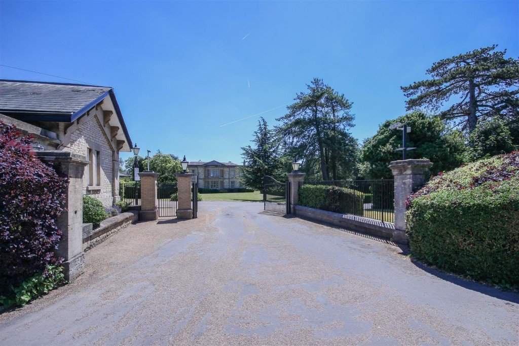 Images for St Georges Manor, Nr. Sandford On Thames EAID:BUTLSHEWESTAPI BID:11