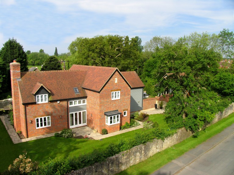 The Avenue, Worminghall